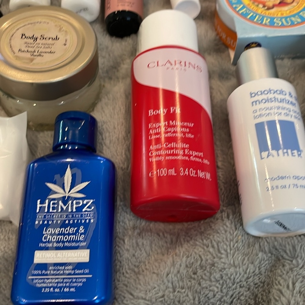 Deluxe samples body lotion, self tanner cleanser new - Picture 3 of 6